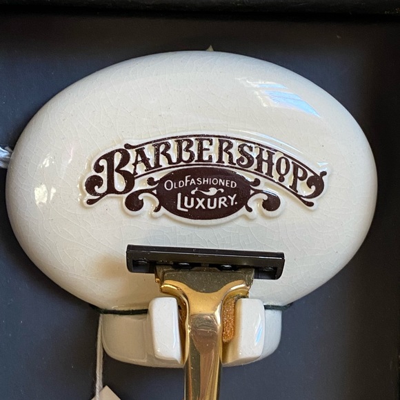 Vintage Barbershop Old Fashioned Razor - Picture 3 of 12